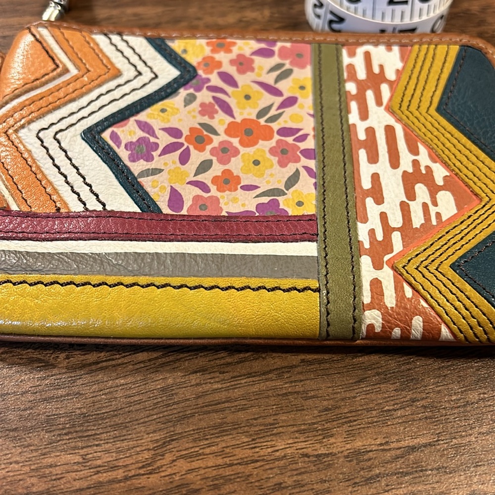 Fossil Wristlet - Picture 6 of 6
